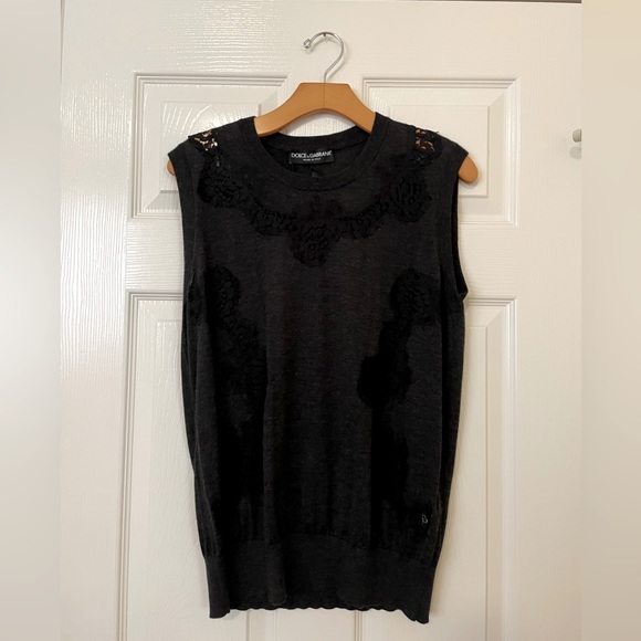 NWT Dolce & Gabbana black cashmere and silk lace light sweater sleeveless top. - Picture 9 of 12
